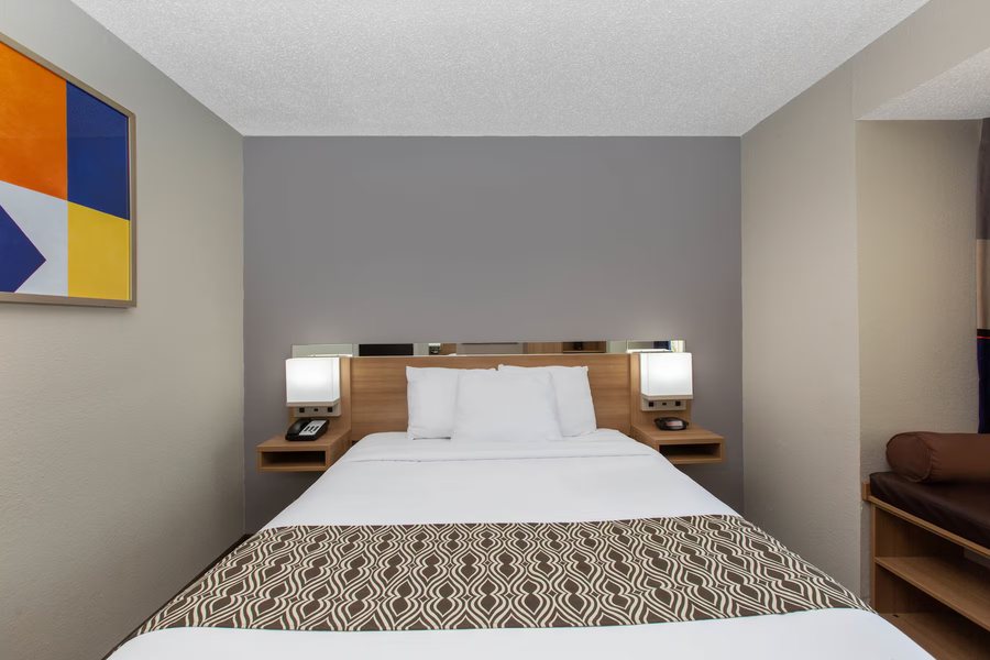 Microtel Inn Suites by Wyndham Augusta Riverwatch Augusta Georgia — Guest room