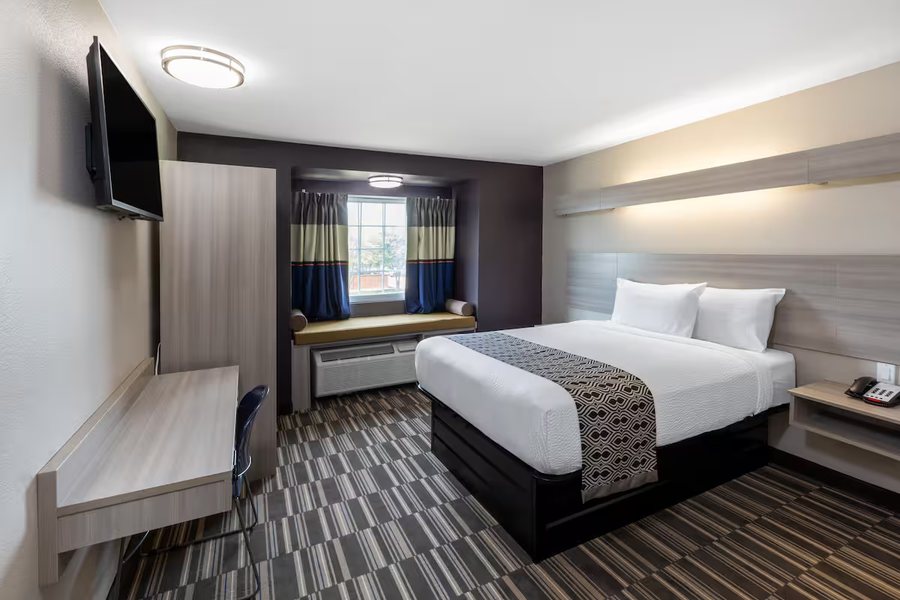 Microtel Inn Suites by Wyndham Bossier City — Guest room