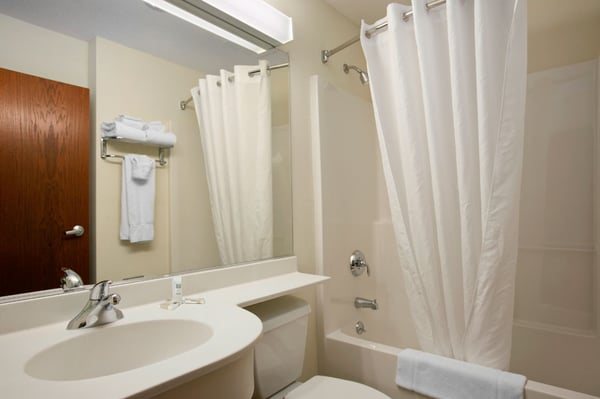 Microtel Inn Suites By Wyndham Dover — Bathroom