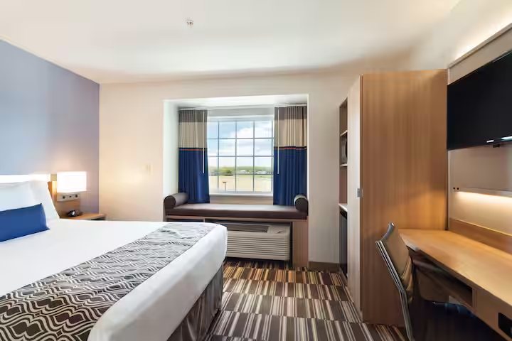 Microtel Inn Suites by Wyndham Georgetown Delaware Beaches — Guest room