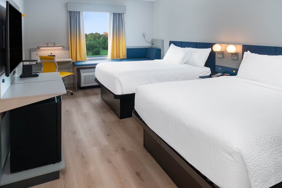 Microtel Inn Suites By Wyndham Hot Springs — Guest room