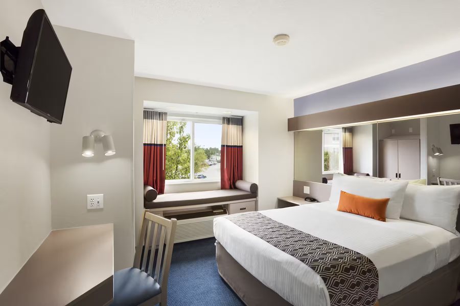 Microtel Inn Suites by Wyndham Louisville East — Guest room