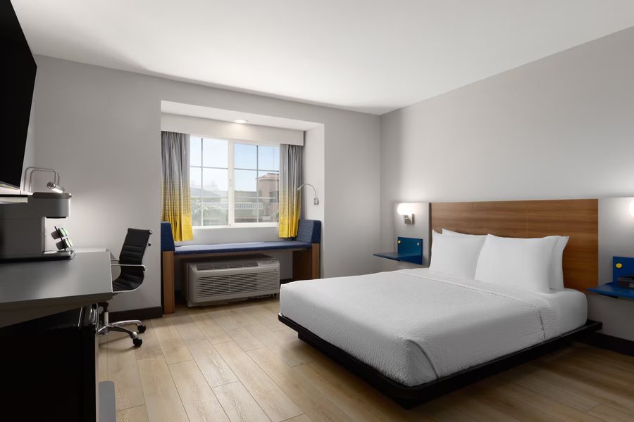 Microtel Inn Suites by Wyndham Tracy — Guest room