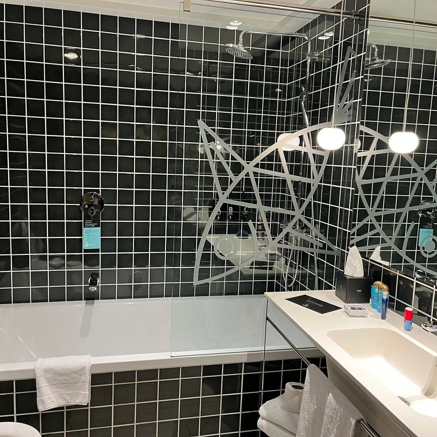 Midtown Apartments Barcelona Catalonia — Bathroom