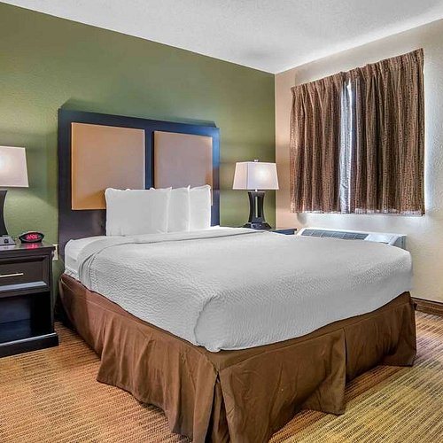 Midtown Suites Greenville — Guest room