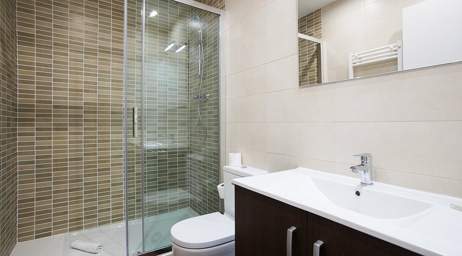 Mila Apartments Barcelona Catalonia — Bathroom