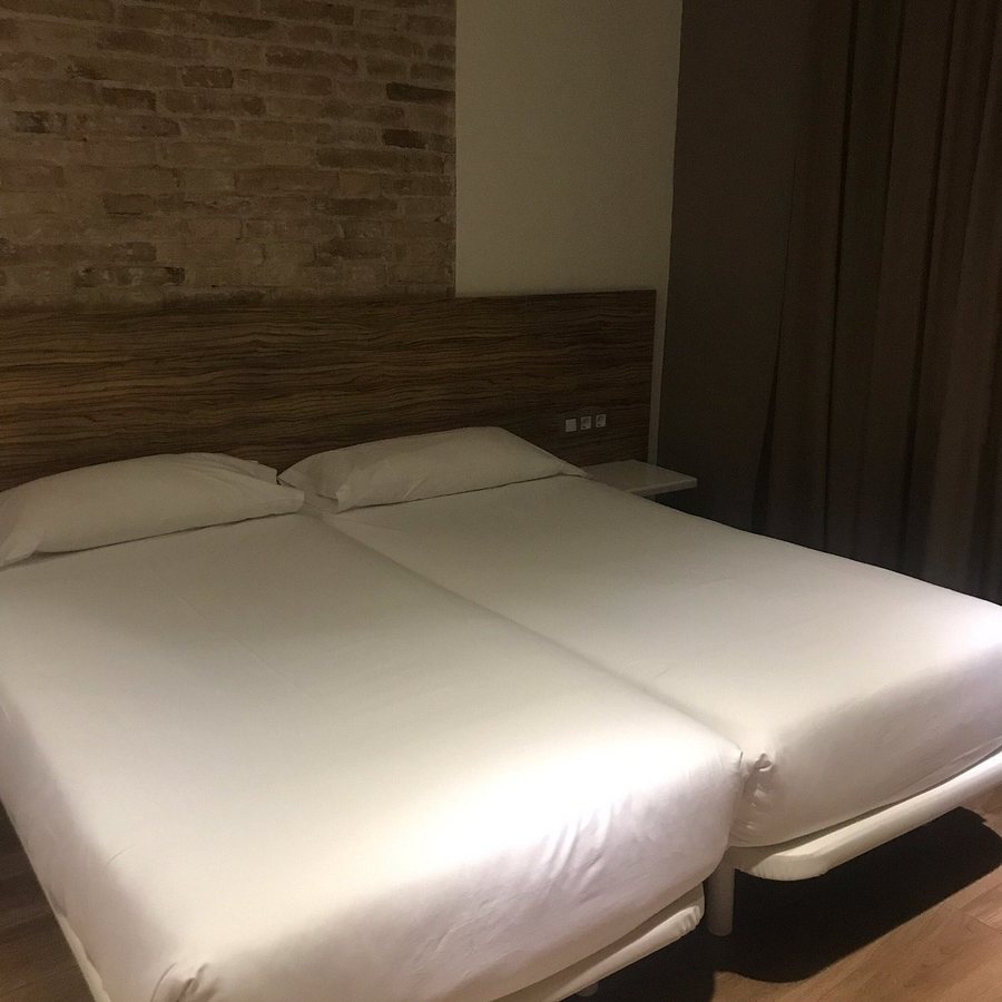 Mila Apartments Barcelona Catalonia — Guest room