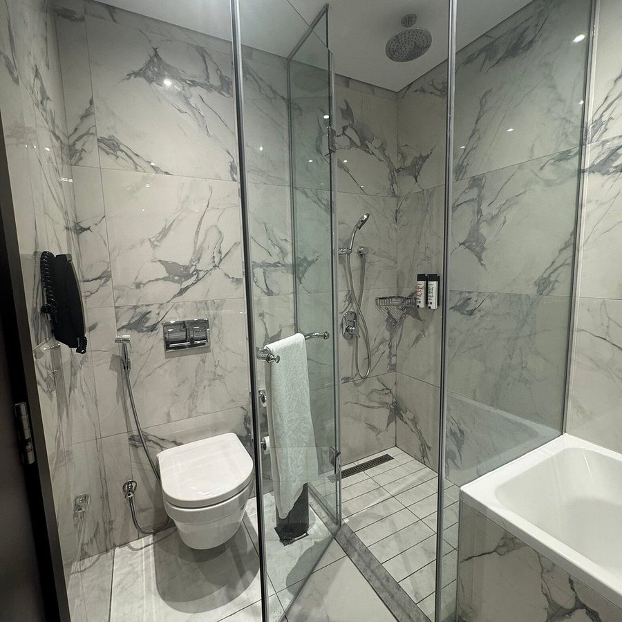 Millennium Place Mirdif Hotel — Bathroom