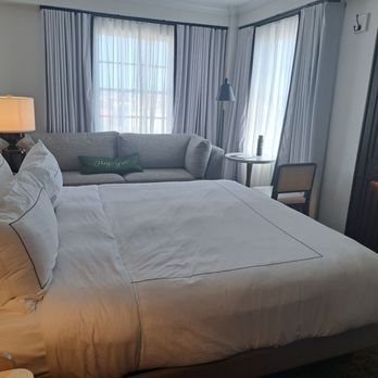 Mills House Charleston Curio Collection by Hilton Charleston South Carolina — Guest room