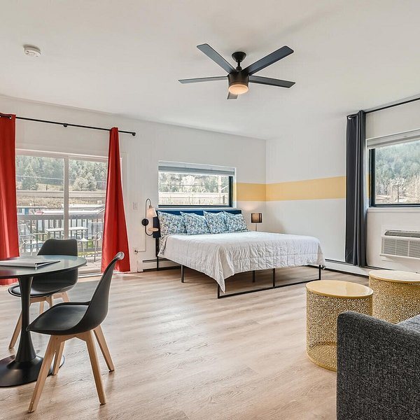Miners Pick Bed and Breakfast — Guest room