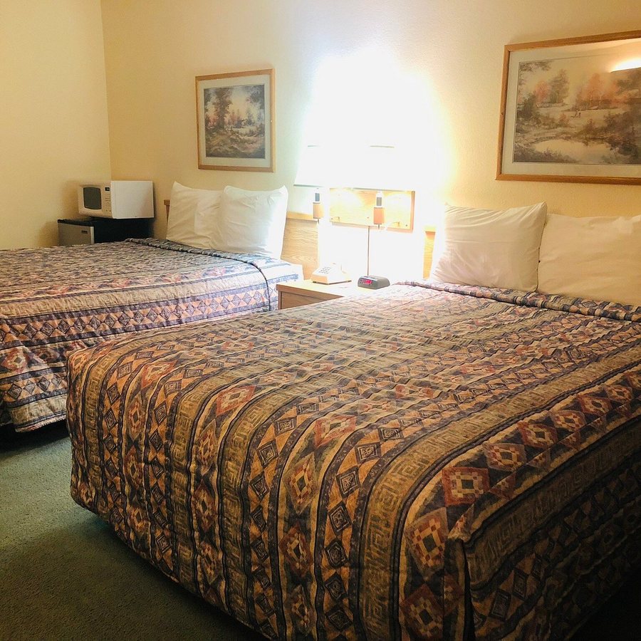 Mini Golden Inns Motel — Guest room
