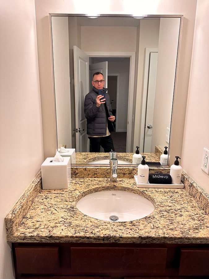 Mint House at The Divine Lorraine Hotel Philadelphia — Bathroom