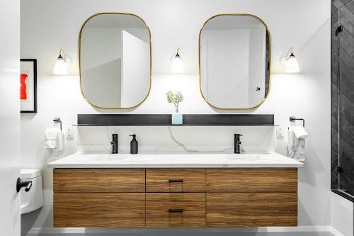 Mint House Dallas Downtown by Kasa Dallas Texas — Bathroom