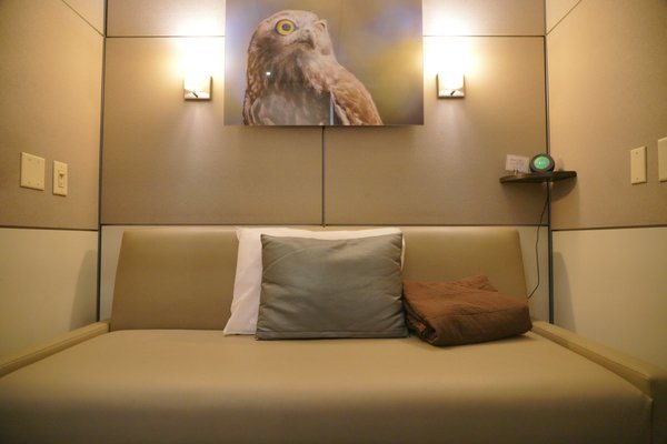 Minute Suites Concourse B near Gate B16 — Guest room