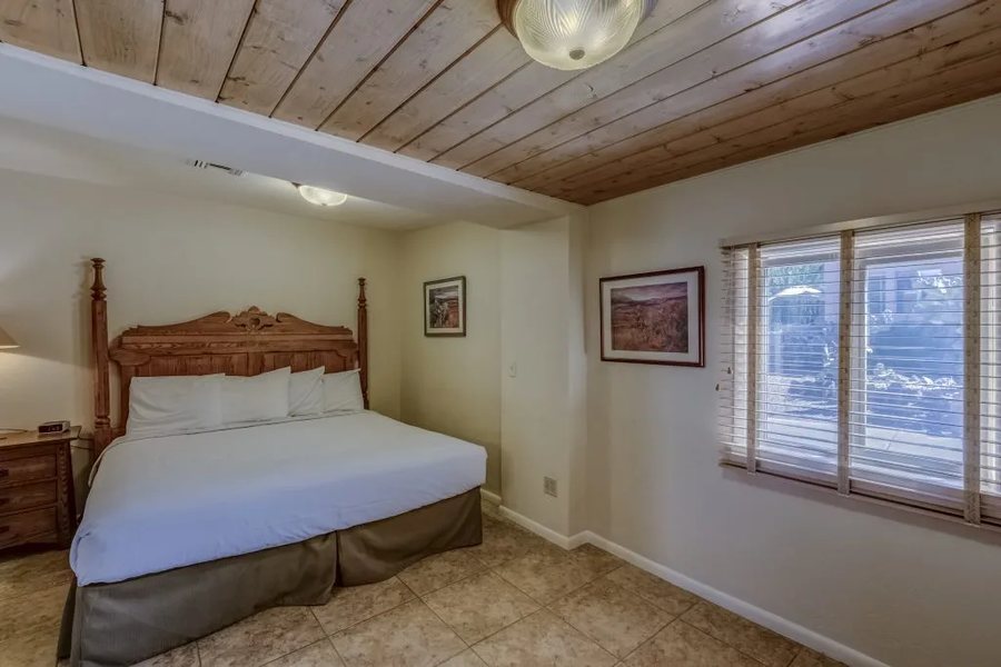 Mira Vista Resort — Guest room