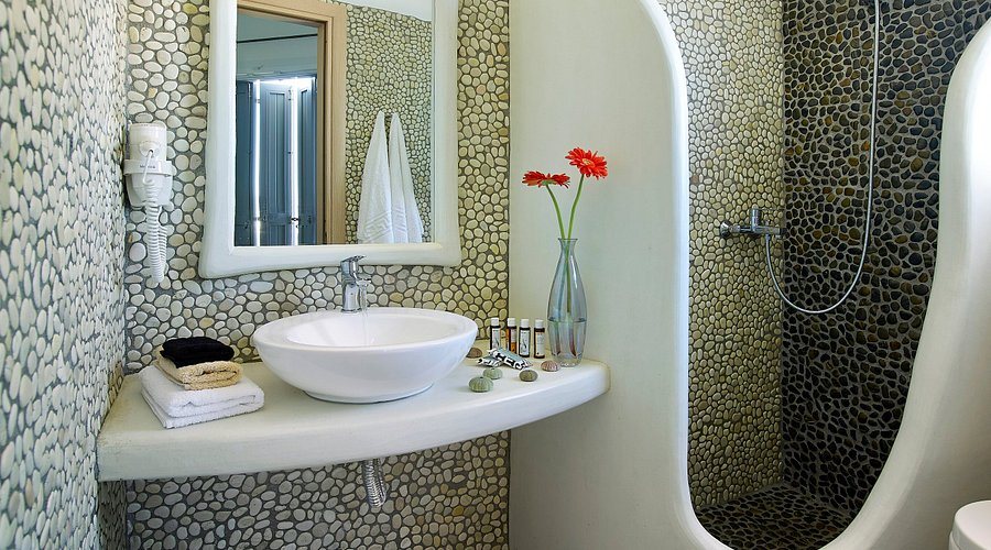 Mirabeli Suites — Bathroom