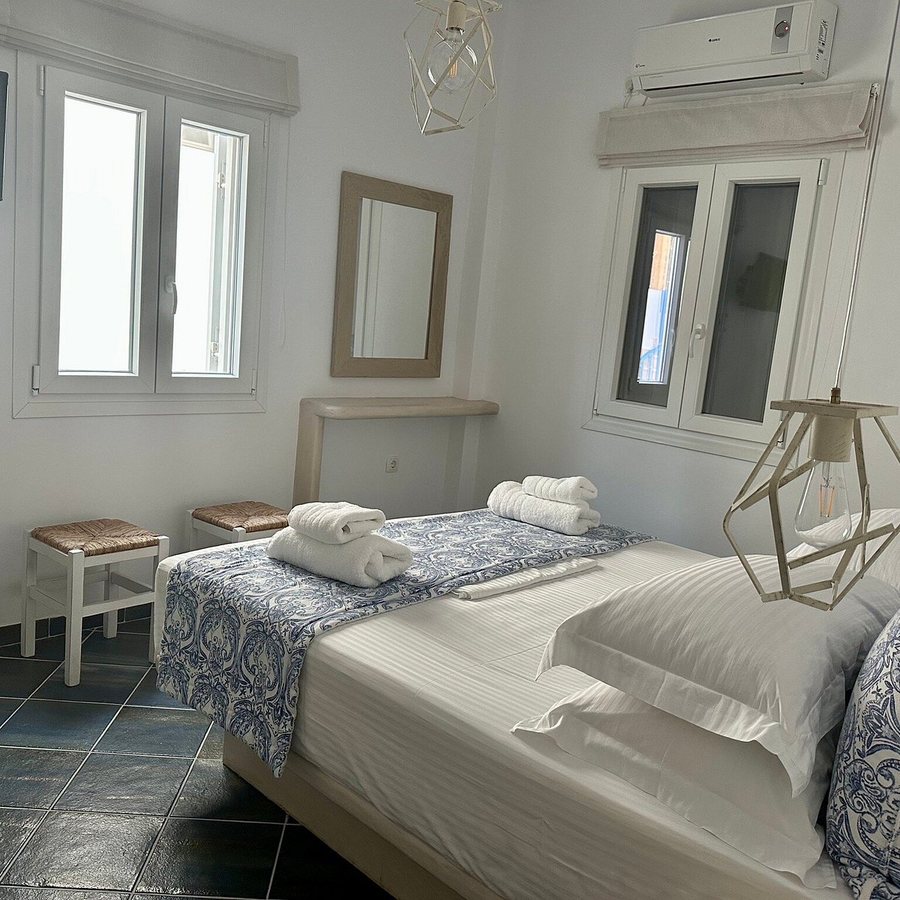 Mirabeli Suites — Guest room