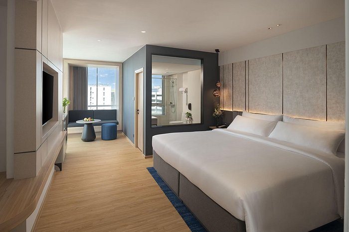 Miracle Grand Convention Hotel — Guest room
