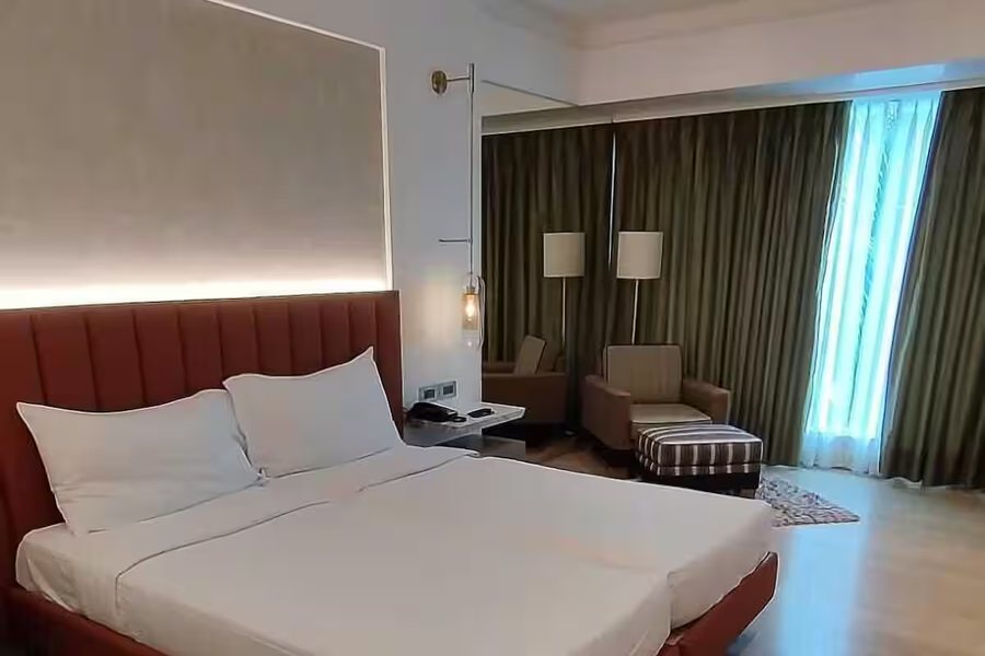 Mirage Hotel — Guest room