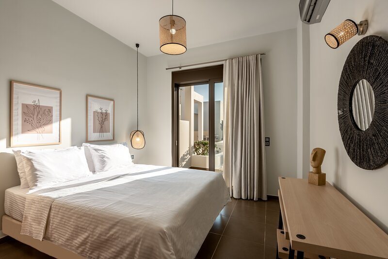 Mirthea Suites — Guest room
