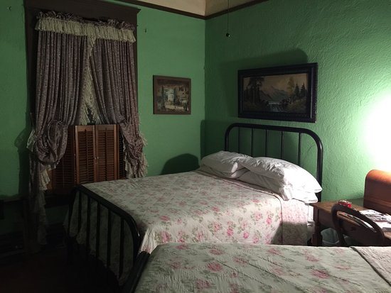 Miss Molly s Bed and Breakfast — Guest room