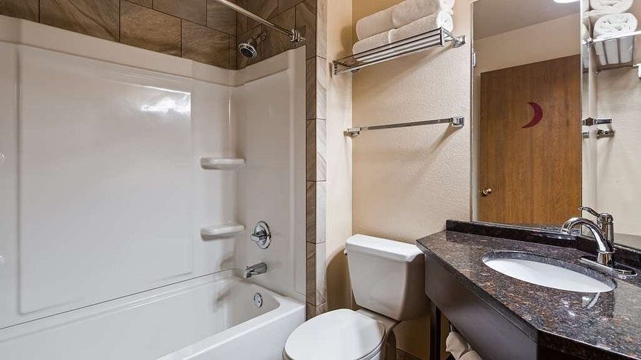 Miss Murphy s High Street Inn — Bathroom