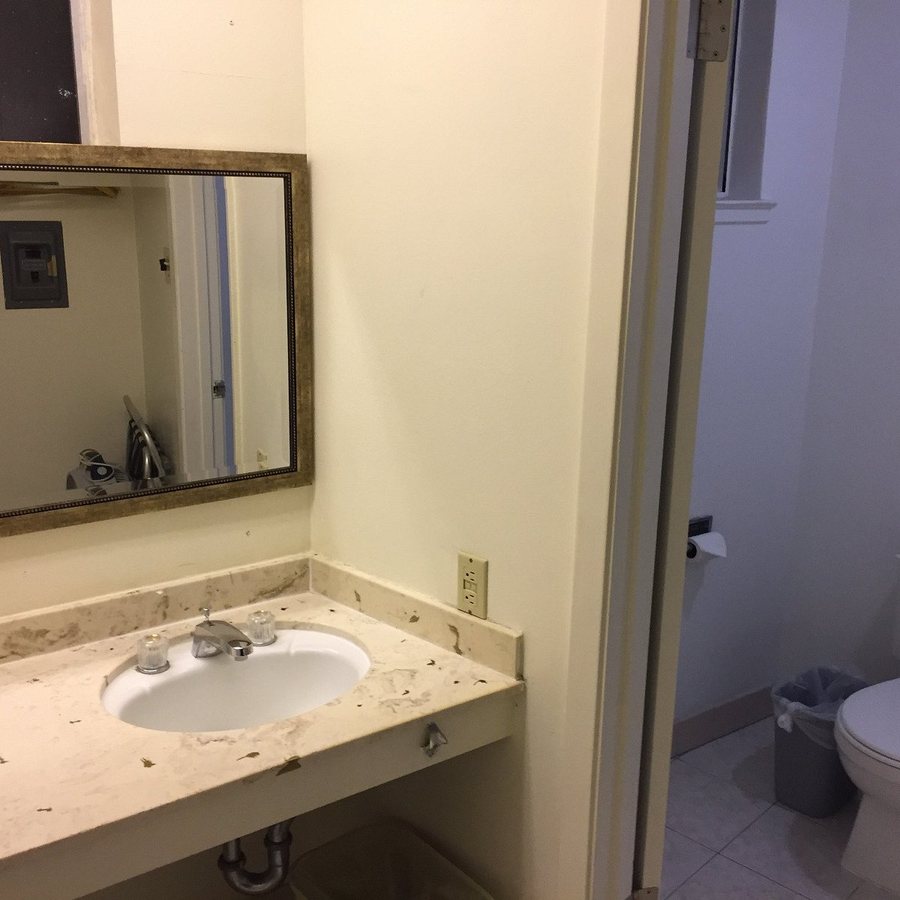 Mission Inn — Bathroom