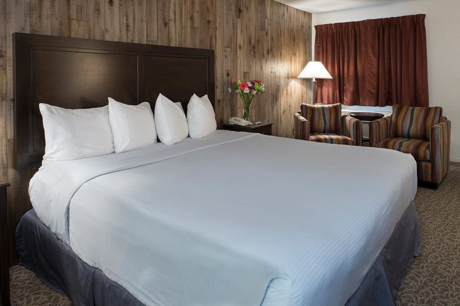 Mission Inn — Guest room