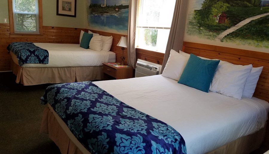 Mitchell Creek Inn — Guest room