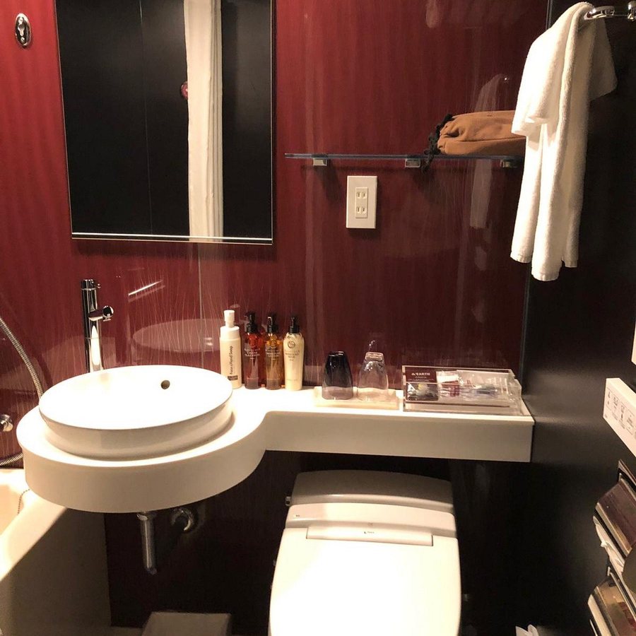 Mitsui Garden Hotel Kyoto Shinmachi Bettei — Bathroom