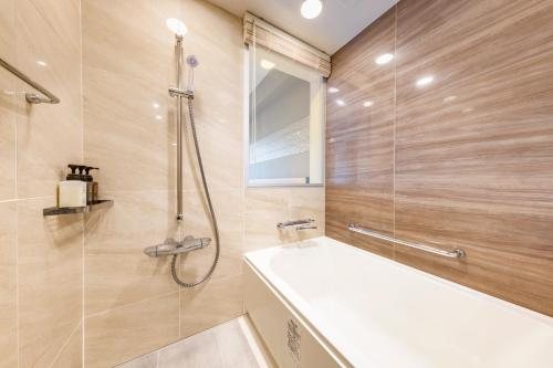 Miyako City Tokyo Takanawa — Bathroom