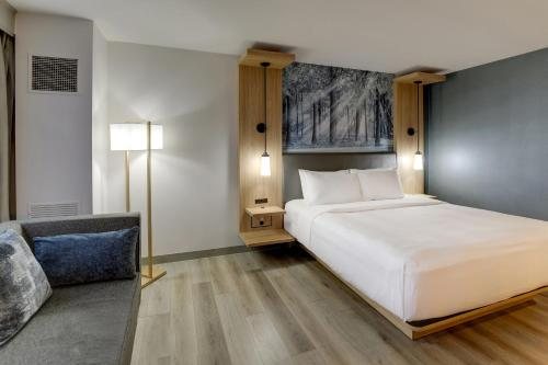 Mobile Marriott — Guest room