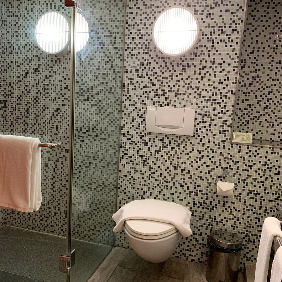 Modena By Fraser Putuo Shanghai — Bathroom