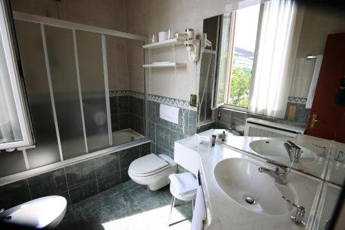 Mokinba Hotel Montebianco — Bathroom