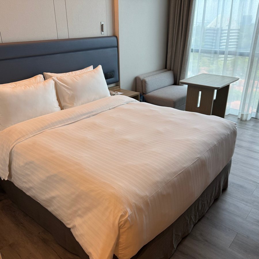 Momentus Hotel Alexandra — Guest room