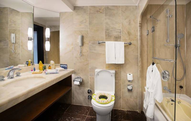 Mona Bosphorus Hotel Istanbul — Bathroom