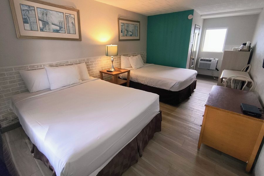 Monaco Motel — Guest room