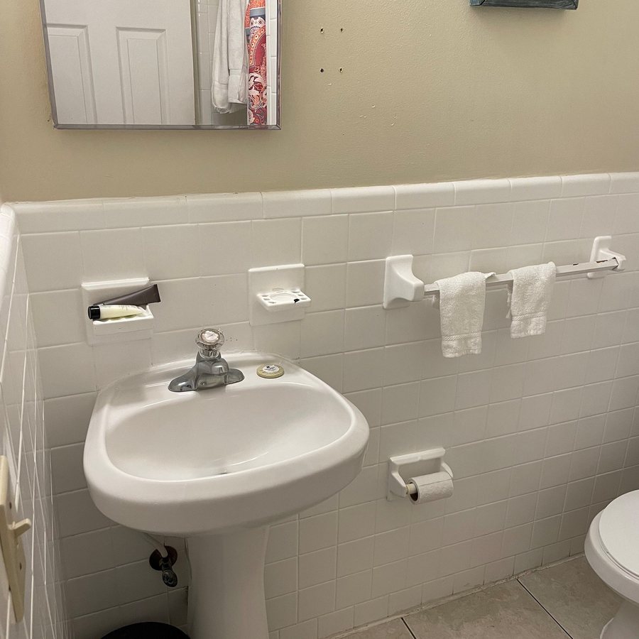 Monaco Vacation Rentals — Bathroom
