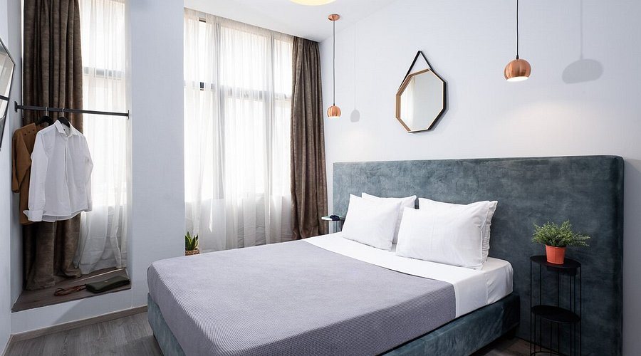 Monastik Living in Athina — Guest room