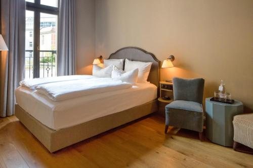 Monbijou Hotel — Guest room