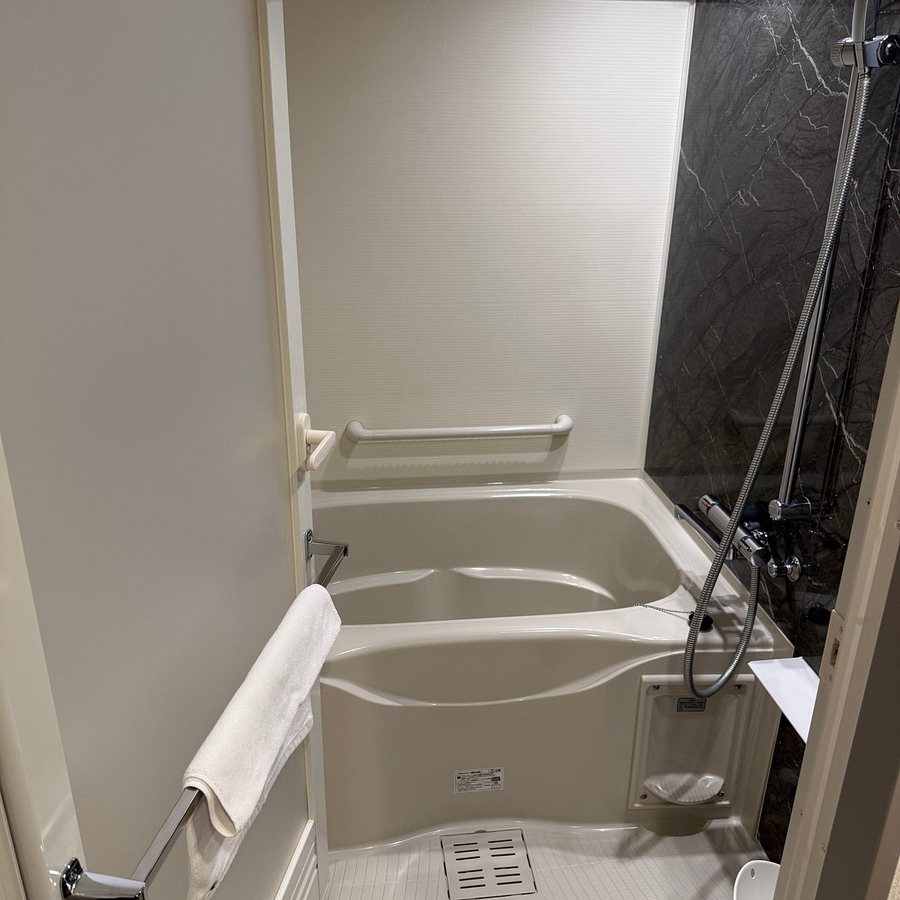 MONday Apart Premium Akihabara — Bathroom