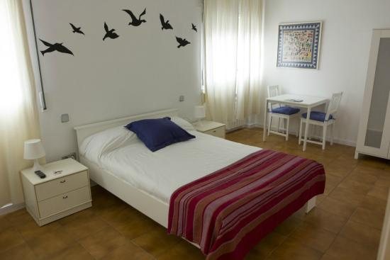 Monrooms Barcelona SL Barcelona Catalonia — Guest room