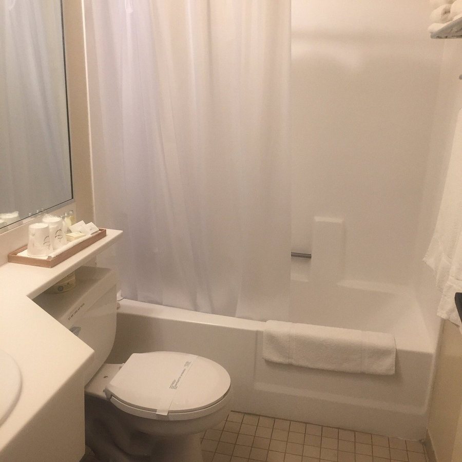 Monsoon Family Inc Los Angeles California — Bathroom