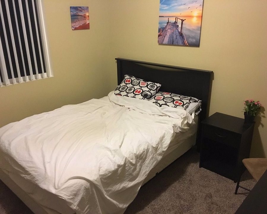 Monsoon Family Inc Los Angeles California — Guest room