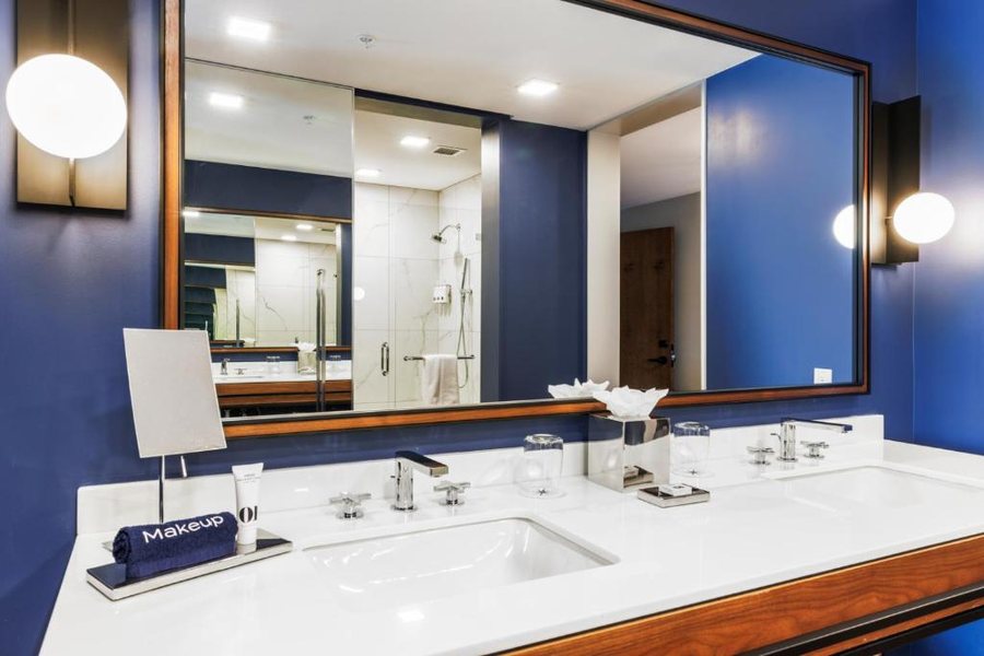 Montana High Country — Bathroom