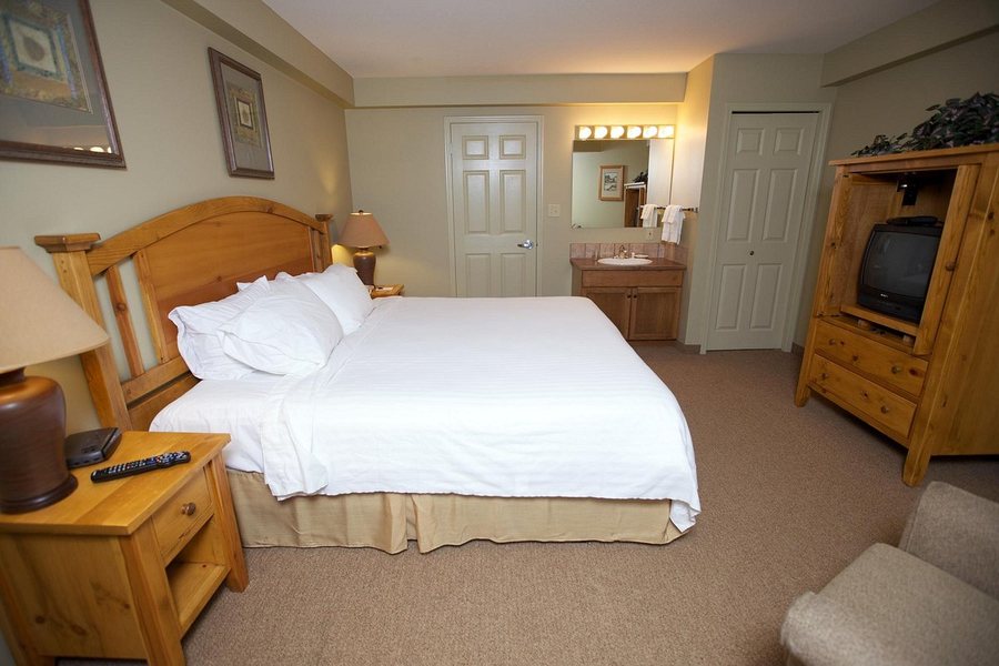Montana High Country — Guest room