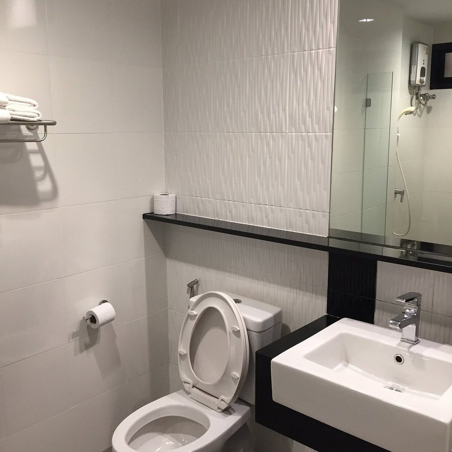 Montana Hotel Residence — Bathroom