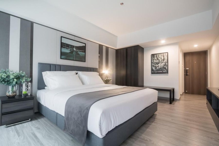Montana Hotel Residence — Guest room