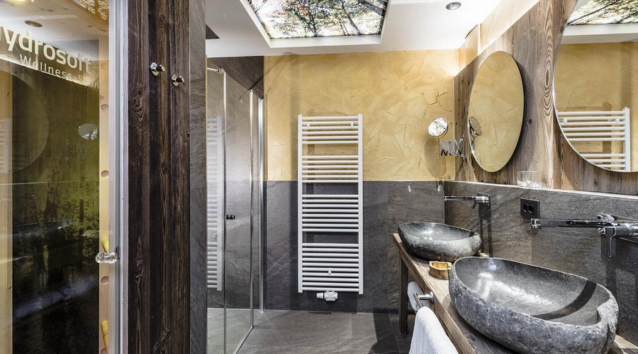 Montanaris — Bathroom