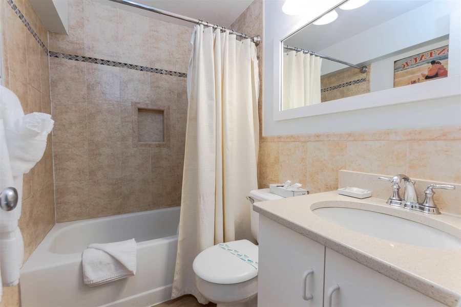Montauk Manor — Bathroom